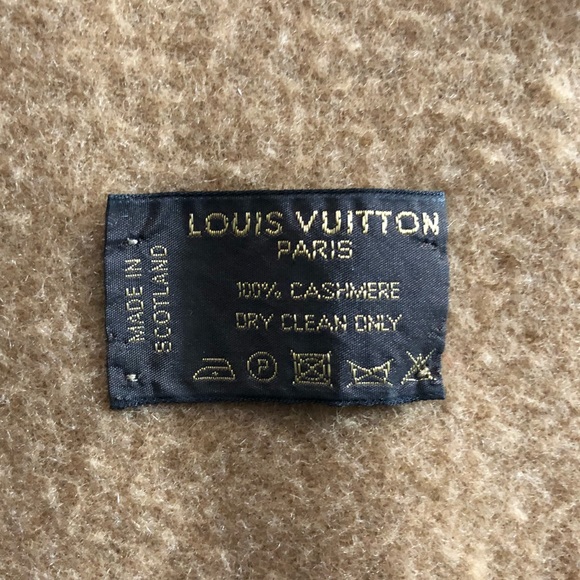 LOUIS VUITTON CASHMERE LOGO SCARF - Picture 3 of 5